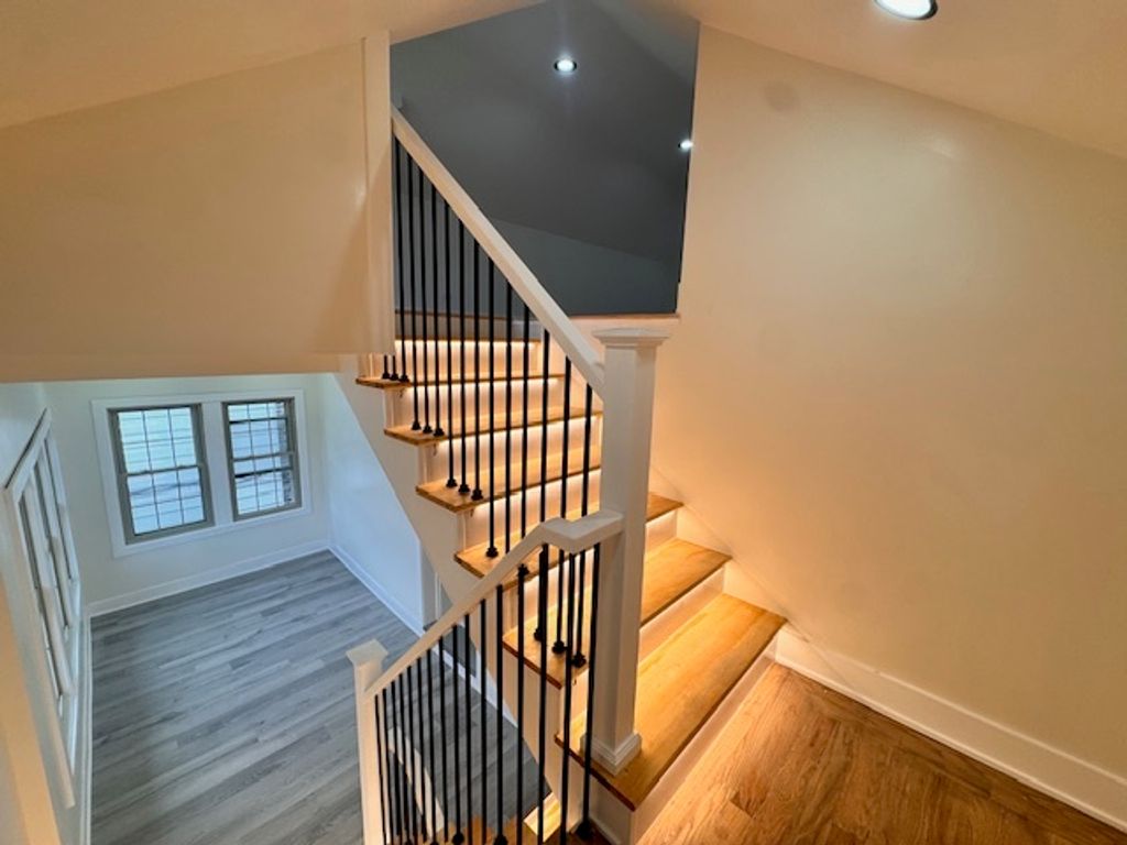 Image 12 of property listing at 5218 W 55th Street, Chicago, IL 60638
