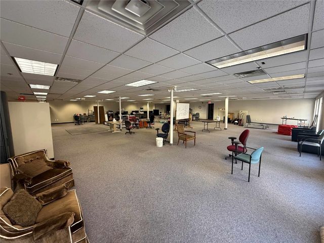 210 2nd Street SE 204, Cedar Rapids, IA 52401