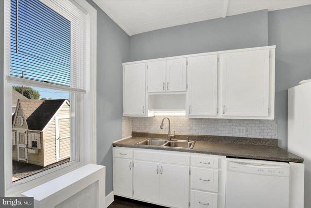 101 UPLAND AVE, Reading, PA 19611