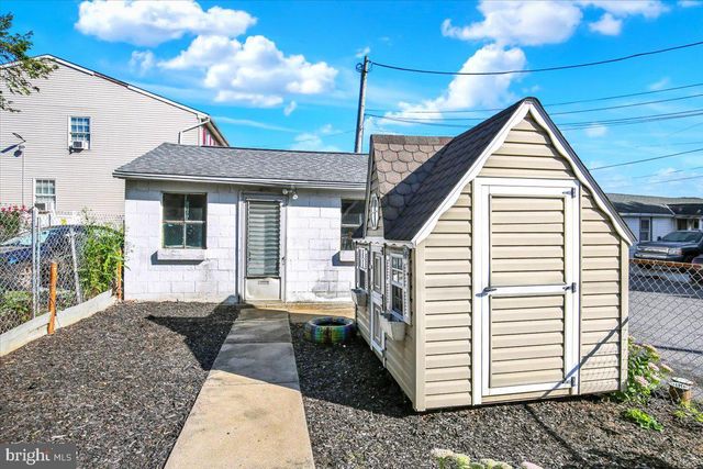 101 UPLAND AVE, Reading, PA 19611