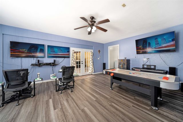 1511 N Walnut Grove Road, Midlothian, TX 76065