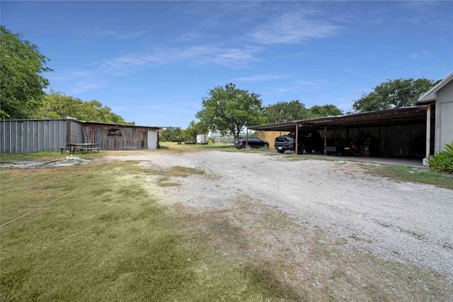 1511 N Walnut Grove Road, Midlothian, TX 76065
