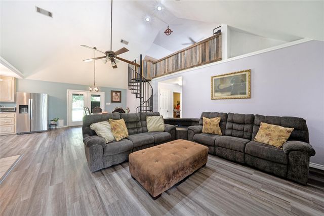 1511 N Walnut Grove Road, Midlothian, TX 76065