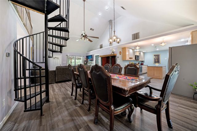 1511 N Walnut Grove Road, Midlothian, TX 76065