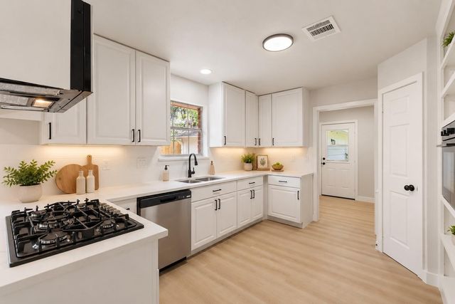 5614 Braxtonshire Court, Houston, TX 77069