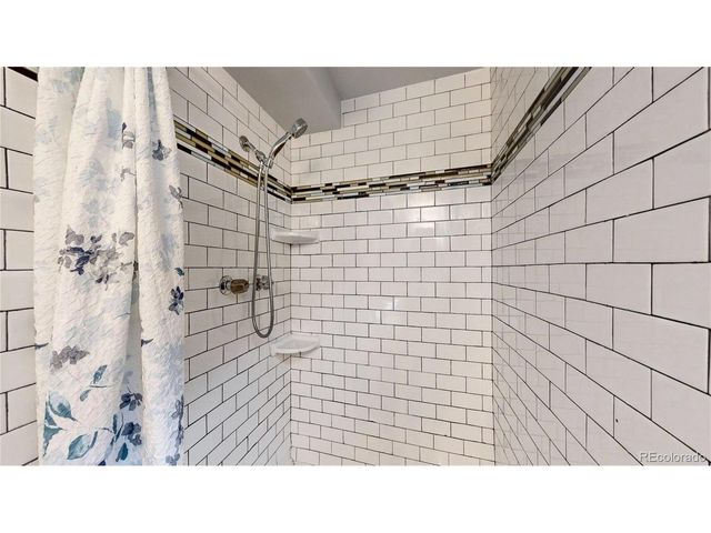 1365 S Newport St, Denver, CO 80224