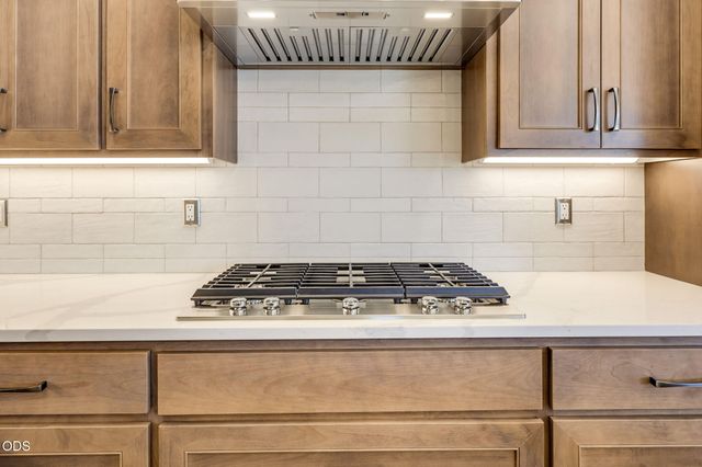 449 Autumn Hills Drive, Medford, OR 97504