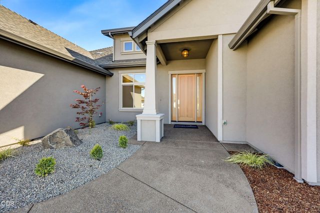 449 Autumn Hills Drive, Medford, OR 97504