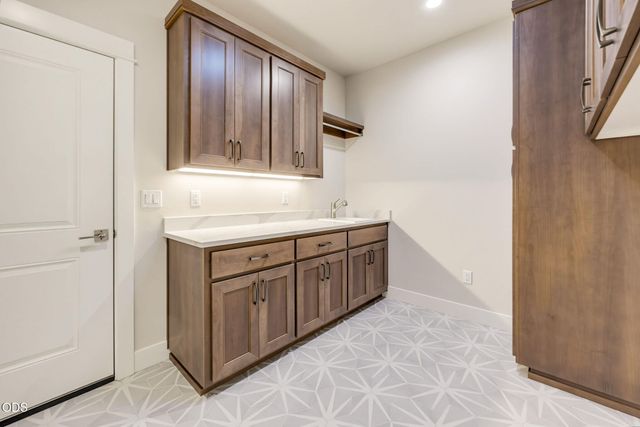 449 Autumn Hills Drive, Medford, OR 97504