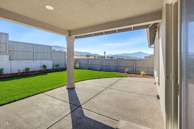 449 Autumn Hills Drive, Medford, OR 97504