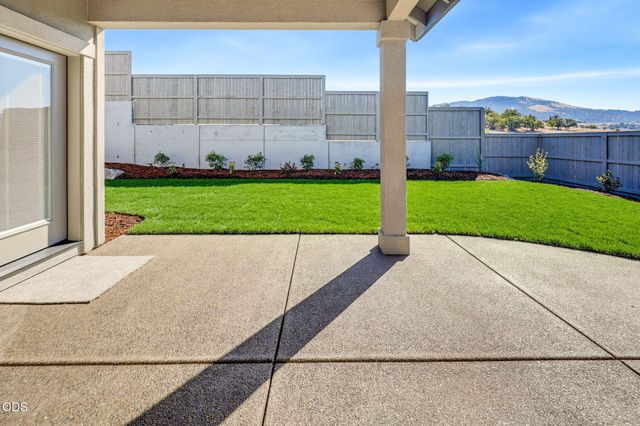 449 Autumn Hills Drive, Medford, OR 97504