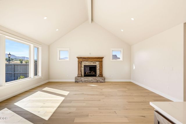 449 Autumn Hills Drive, Medford, OR 97504