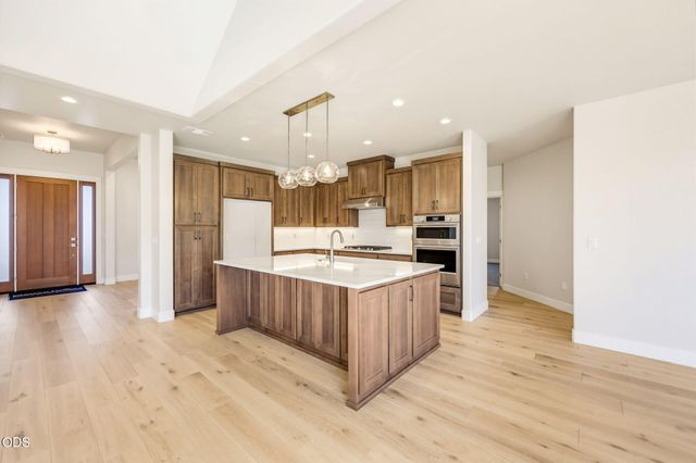 449 Autumn Hills Drive, Medford, OR 97504