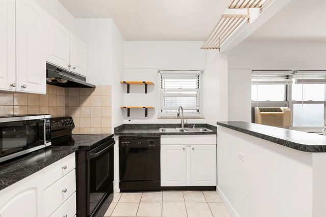 4960 N Marine Drive 1519, Chicago, IL 60640