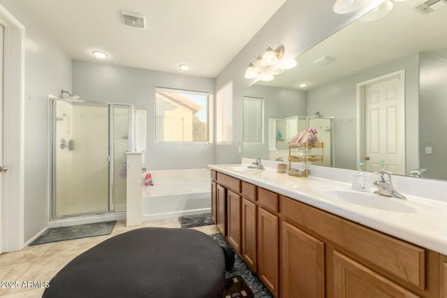 2431 E OMEGA Drive, San Tan Valley, AZ 85143