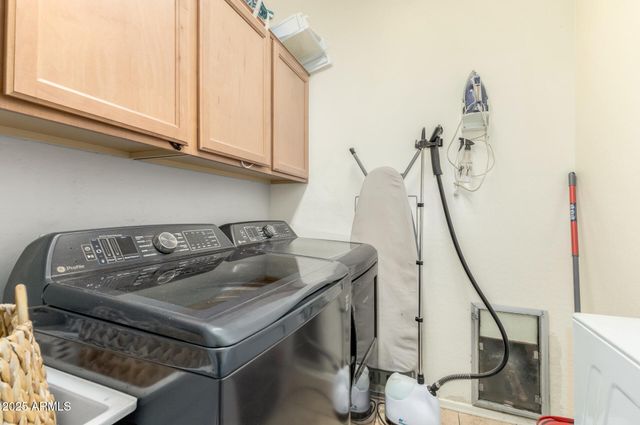 2431 E OMEGA Drive, San Tan Valley, AZ 85143