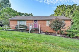 573 Crestland DR, Roanoke, VA 24019