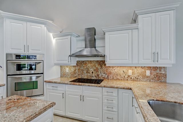139 BROOKHAVEN Court, Palm Beach Gardens, FL 33418