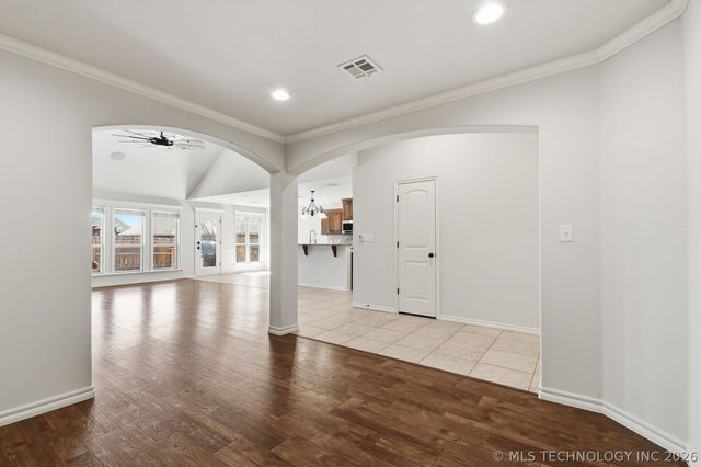 1218 E 133rd Place, Glenpool, OK 74033