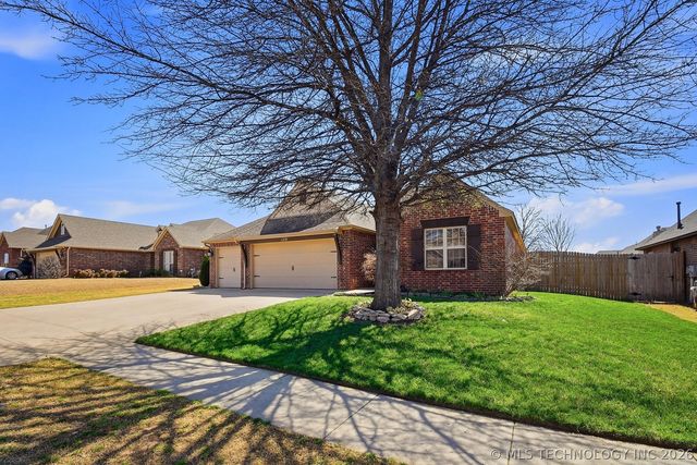 1218 E 133rd Place, Glenpool, OK 74033