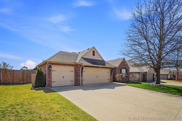 1218 E 133rd Place, Glenpool, OK 74033