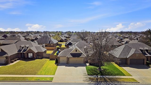 1218 E 133rd Place, Glenpool, OK 74033