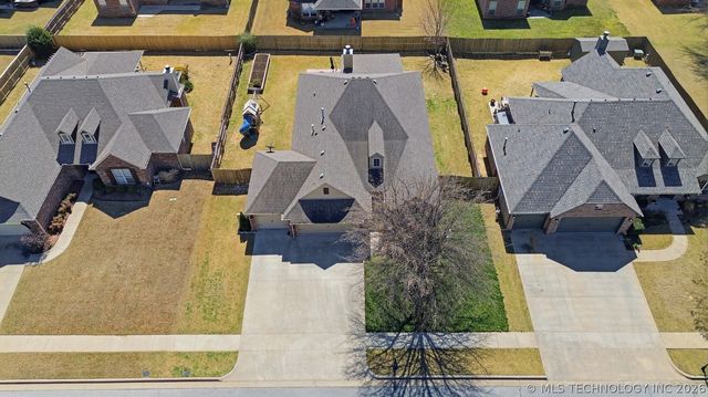 1218 E 133rd Place, Glenpool, OK 74033