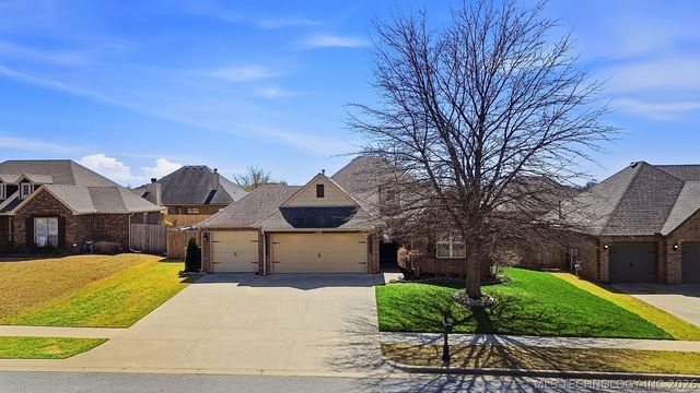 1218 E 133rd Place, Glenpool, OK 74033