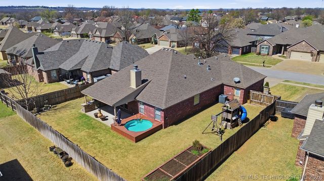 1218 E 133rd Place, Glenpool, OK 74033