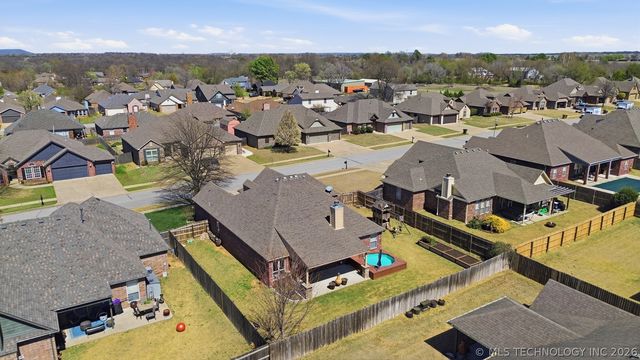 1218 E 133rd Place, Glenpool, OK 74033