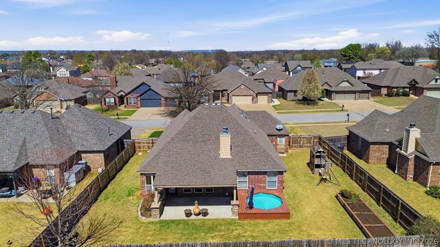 1218 E 133rd Place, Glenpool, OK 74033