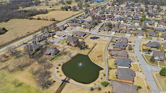 1218 E 133rd Place, Glenpool, OK 74033