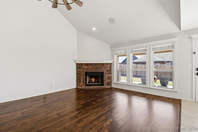 1218 E 133rd Place, Glenpool, OK 74033