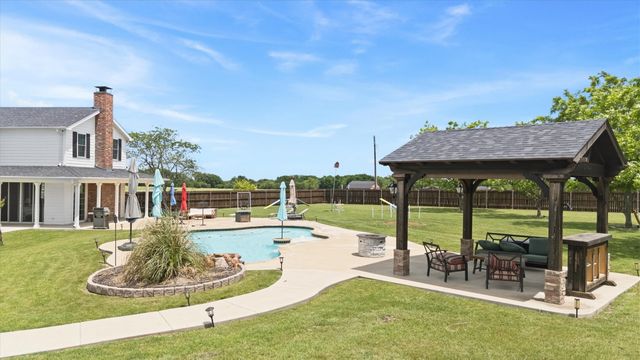 14705 County Road 545, Nevada, TX 75173