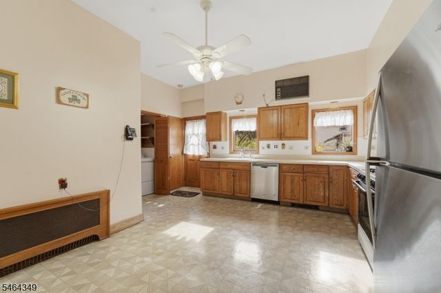 676 Belgrove Dr, Kearny Town, NJ 07032
