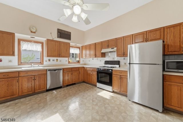 676 Belgrove Dr, Kearny Town, NJ 07032