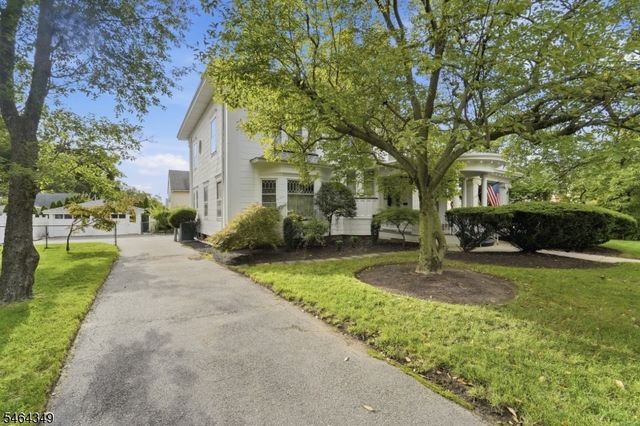 676 Belgrove Dr, Kearny Town, NJ 07032