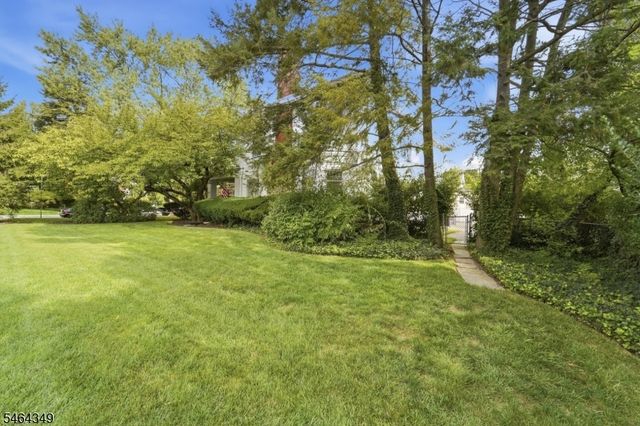 676 Belgrove Dr, Kearny Town, NJ 07032