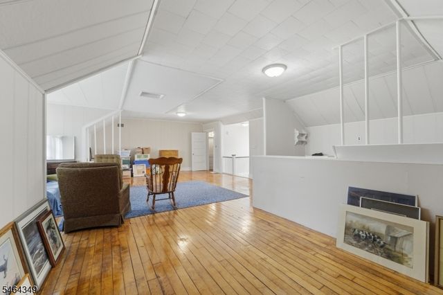 676 Belgrove Dr, Kearny Town, NJ 07032