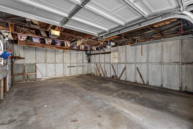 411 S Packer DRIVE, Manitowoc, WI 54220