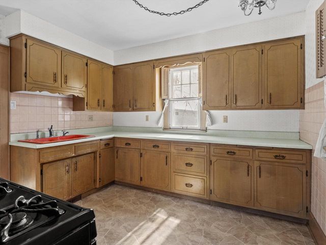 411 S Packer DRIVE, Manitowoc, WI 54220