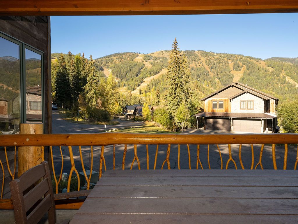 311 Wood Run Drive B, Whitefish, MT 59937 photo 9