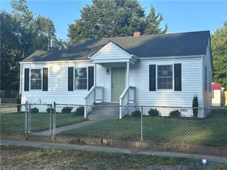 800 Forest View Dr, Richmond, VA 23225