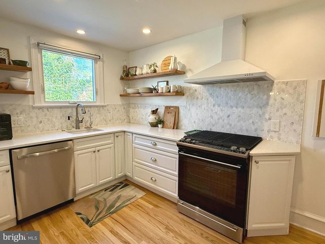 3 W SUMMERFIELD AVE, Collingswood, NJ 08108