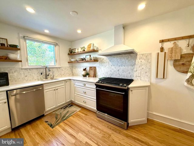 3 W SUMMERFIELD AVE, Collingswood, NJ 08108