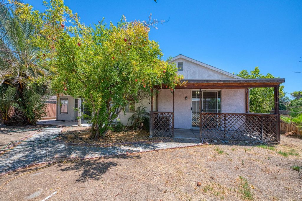 Image 13 of property listing at 2274 S Eddy Avenue, Fresno, CA 93727