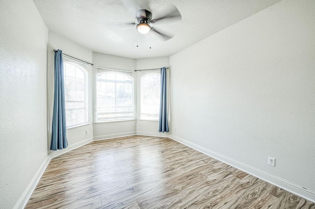 Image 8 of property listing at 2274 S Eddy Avenue, Fresno, CA 93727