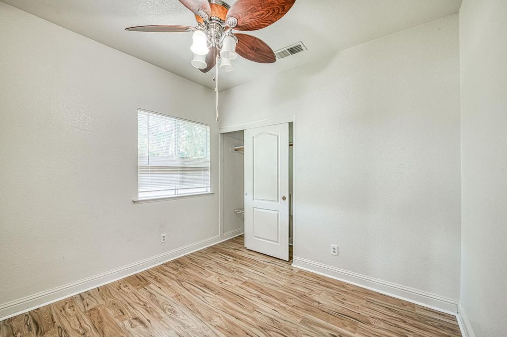 Image 9 of property listing at 2274 S Eddy Avenue, Fresno, CA 93727