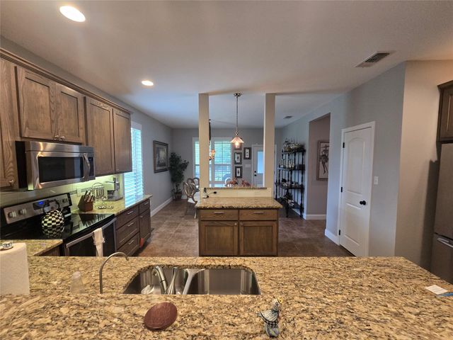 140 Manawianui DR, Bastrop, TX 78602