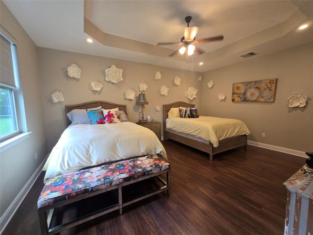 140 Manawianui DR, Bastrop, TX 78602